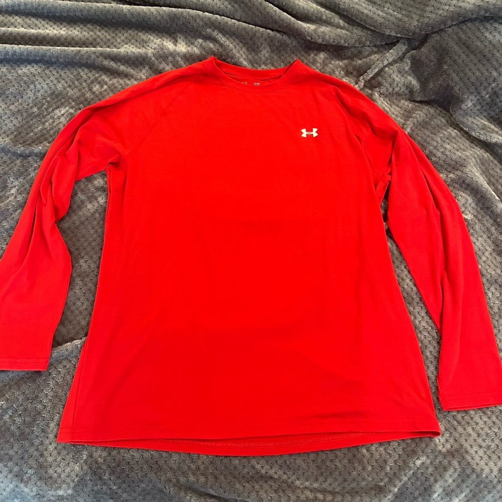 NWOT Men’s Under Armour SzXL Heat Gear Red Long Sleeve Tshirt